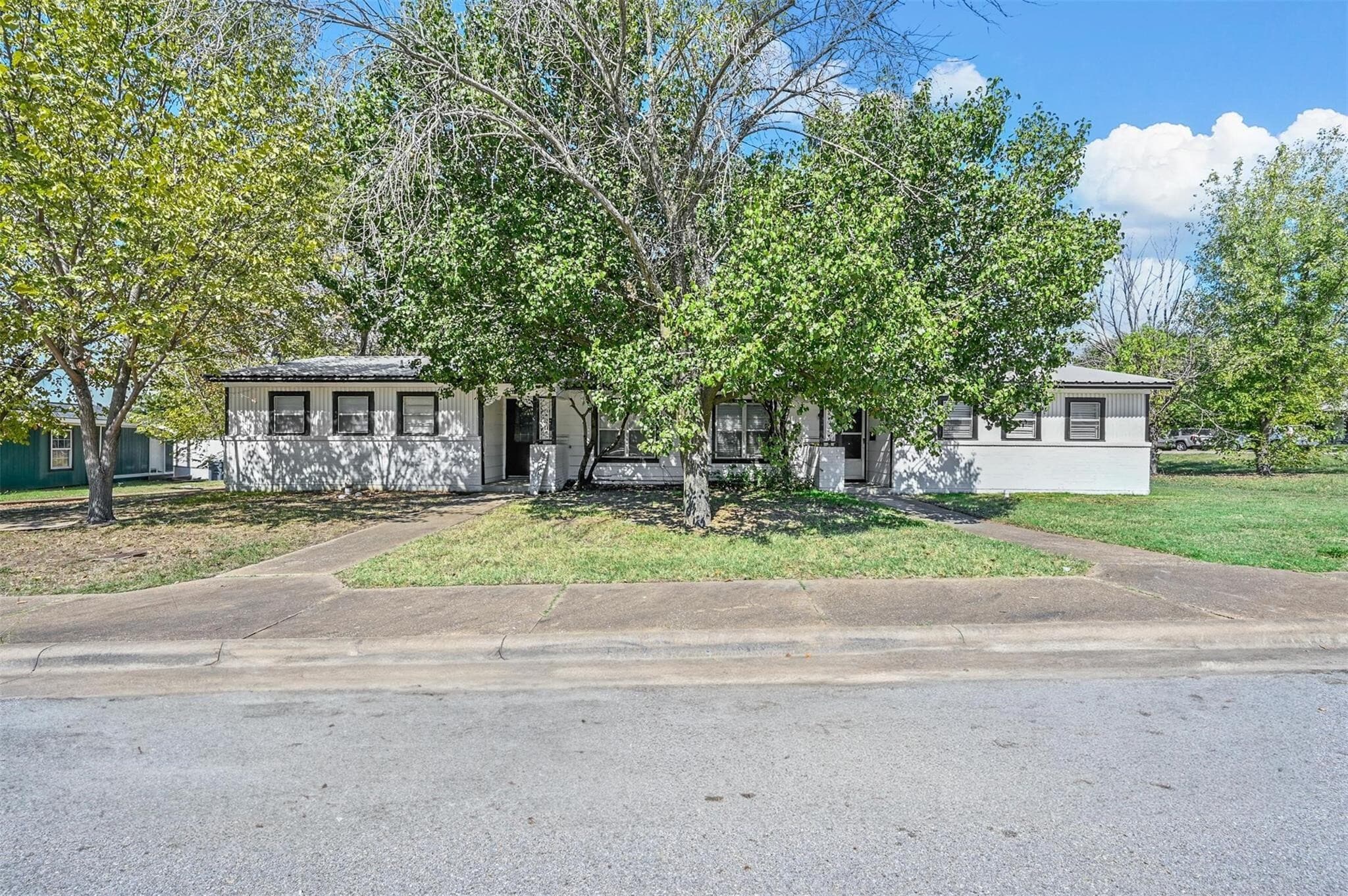 58 Pershing Dr, Denison, TX à vendre Photo principale- Image 1 de 2