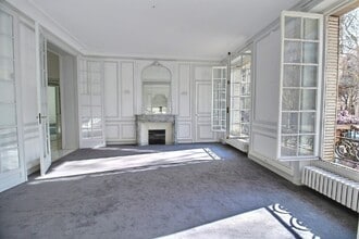 1 Rue De Chazelles, Paris for lease Interior Photo- Image 1 of 6
