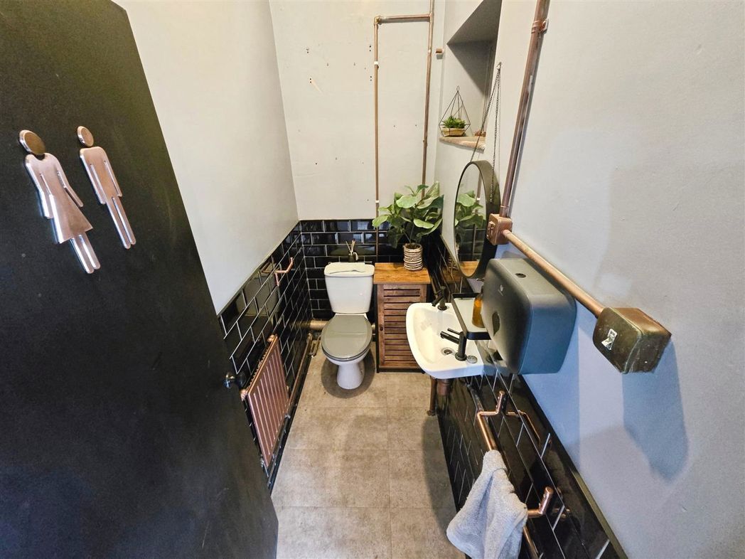 167-175 Grangeway, Rushden, NTH NN10 9JE - Unit 169 -  - Interior Photo - Image 1 of 2