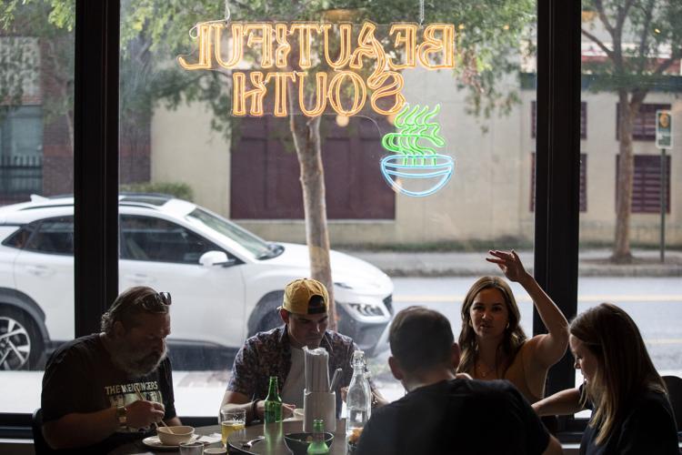 465 Meeting St, Charleston, SC à louer - Photo du bâtiment - Image 3 de 11