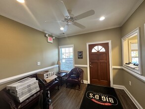 110 Samaritan Dr, Cumming, GA for lease Interior Photo- Image 2 of 10