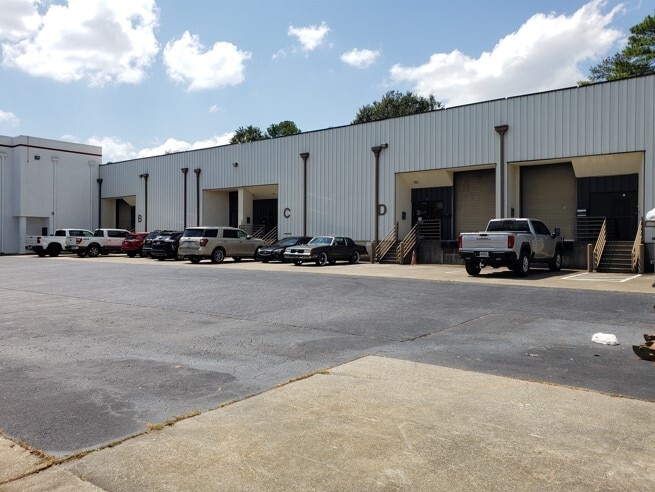 495 Circle 85, College Park, GA à louer - Photo du bâtiment - Image 2 de 21