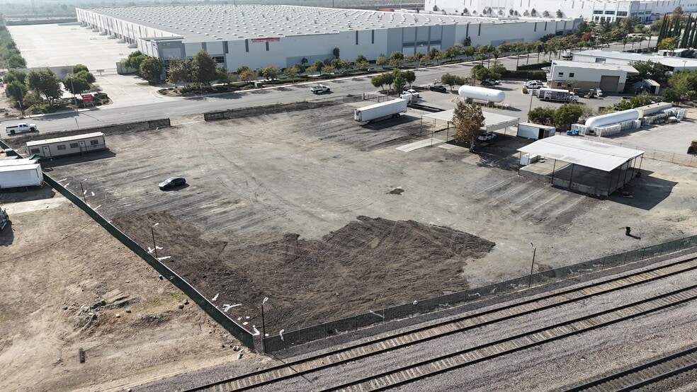 19800 Cajon blvd, San Bernardino, CA for lease - Building Photo - Image 2 of 15