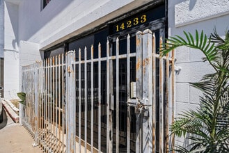 14233 Oxnard St, Van Nuys, CA for lease Interior Photo- Image 2 of 17