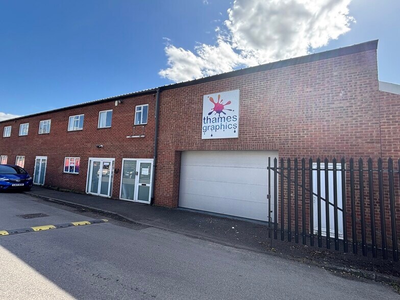 Desborough Park Rd, High Wycombe à louer - Photo du bâtiment - Image 3 de 3