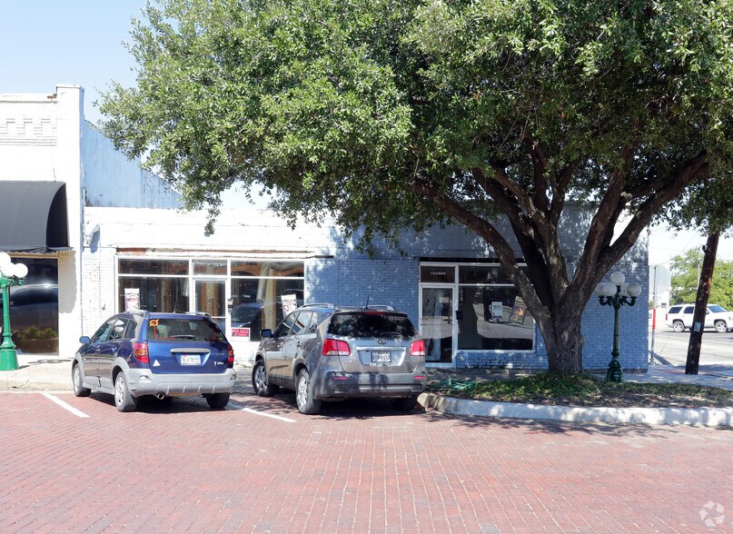 1102 Main St, Commerce, TX à vendre - Photo du bâtiment - Image 2 de 11