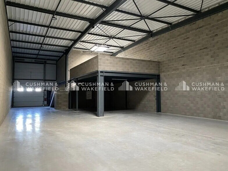 Flex in Souffelweyersheim for lease - Interior Photo - Image 2 of 8