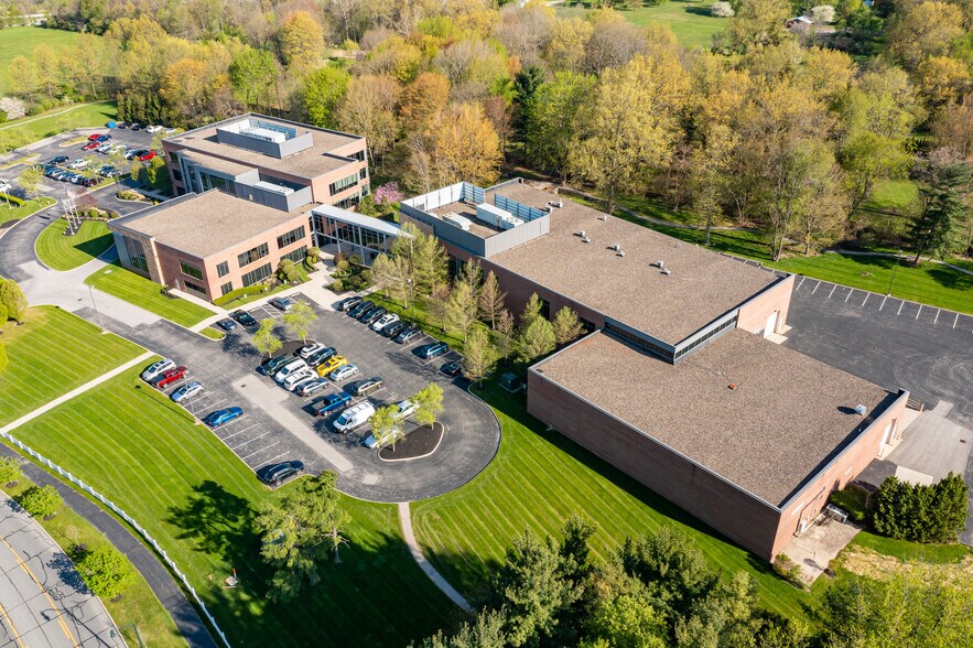 7800 B Walton Pky, New Albany, OH à louer - Photo du bâtiment - Image 1 de 6