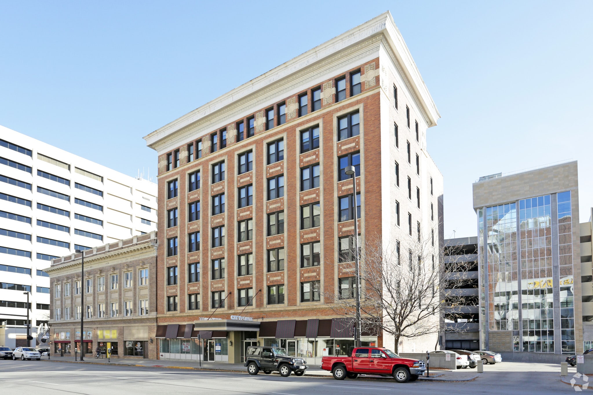 1913 Farnam St, Omaha, NE for lease Primary Photo- Image 1 of 43