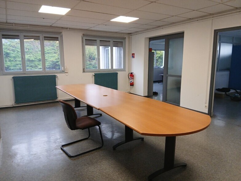 Flex in Pirey for sale - Interior Photo - Image 2 of 12
