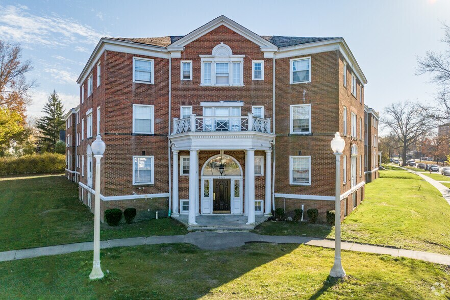 2621 N Moreland Blvd, Cleveland, OH for sale - Building Photo - Image 3 of 13