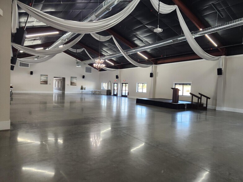 232 Bordeaux Dr, Thomson, GA à vendre - Photo du bâtiment - Image 2 de 20