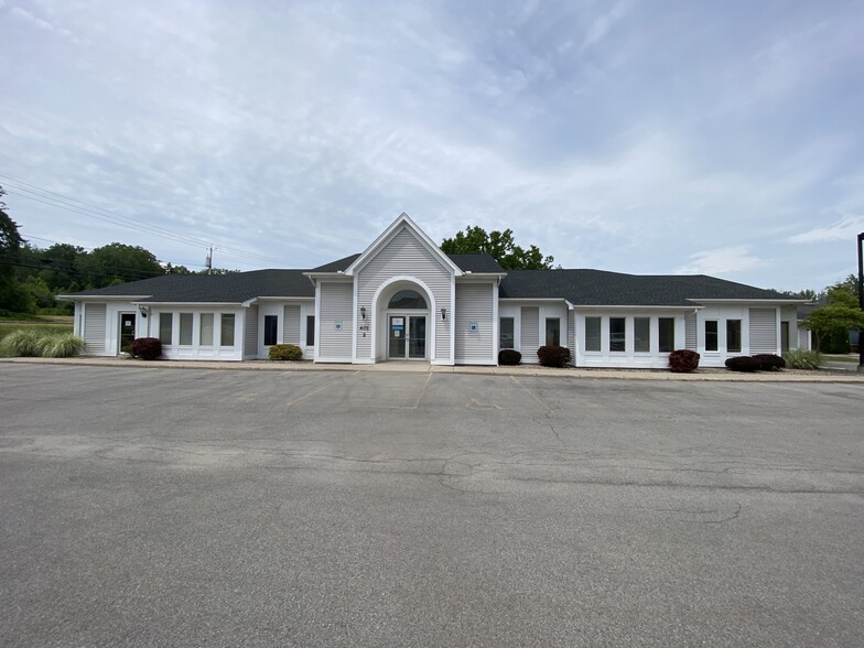 401 Penbrooke Dr, Penfield, NY for lease - Building Photo - Image 1 of 11