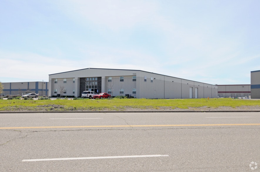 7233 CE Dixon St, Stockton, CA à vendre - Photo du bâtiment - Image 2 de 12