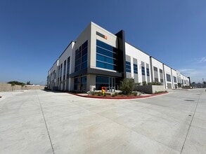 11234 Rush St, South El Monte, CA for lease Interior Photo- Image 2 of 3