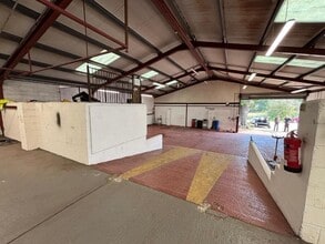 Burnt House Ln, Cowfold for lease Interior Photo- Image 2 of 2