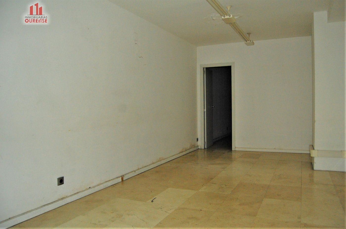 Retail in Ourense, Orense for lease Building Photo- Image 1 of 4