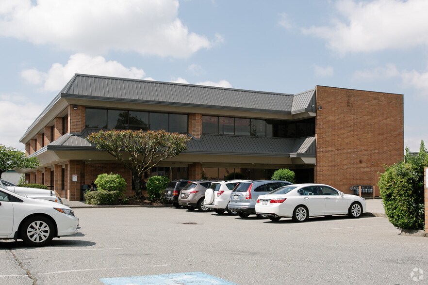 20621 Logan Ave, Langley, BC à louer - Photo du bâtiment - Image 3 de 8