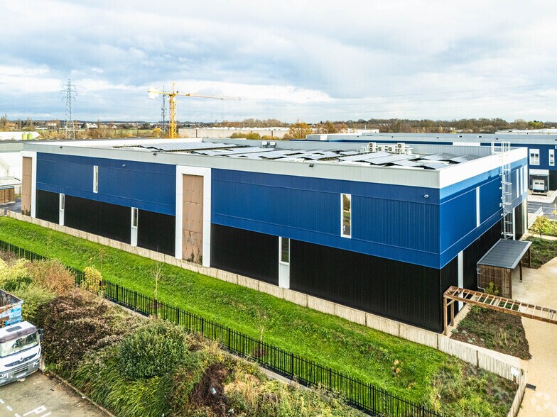 Flex dans Moissy-Cramayel à louer - Photo du bâtiment - Image 2 de 4