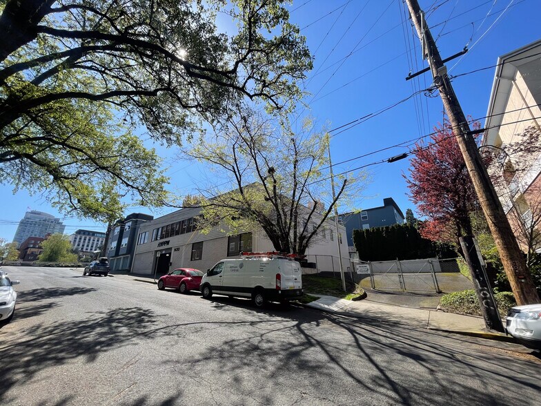 1430 SW Clay St, Portland, OR à vendre - Photo du bâtiment - Image 3 de 16