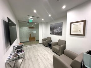 20803 Biscayne Blvd, Aventura, FL for lease Interior Photo- Image 1 of 10
