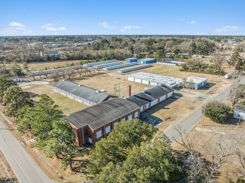 TriLink Storage Portfolio portefeuille de 3 propriétés à vendre sur LoopNet.ca - Photo du bâtiment - Image 2 de 28