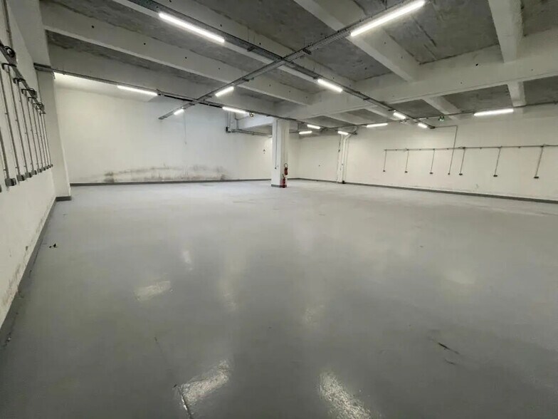 Flex dans Paris à louer - Photo intérieure - Image 3 de 5