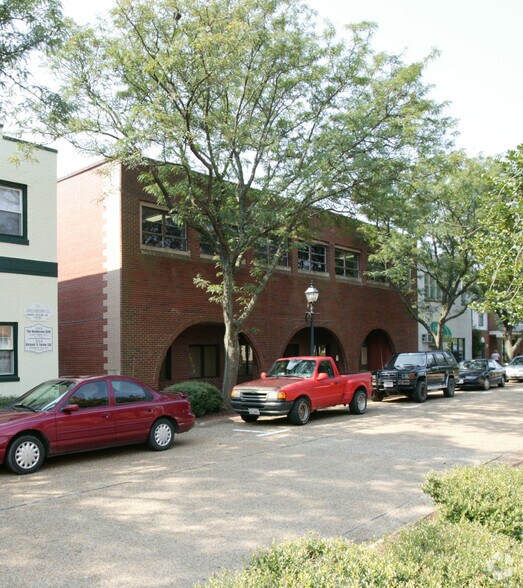 45 W Queens Way, Hampton, VA à vendre - Photo du bâtiment - Image 2 de 6