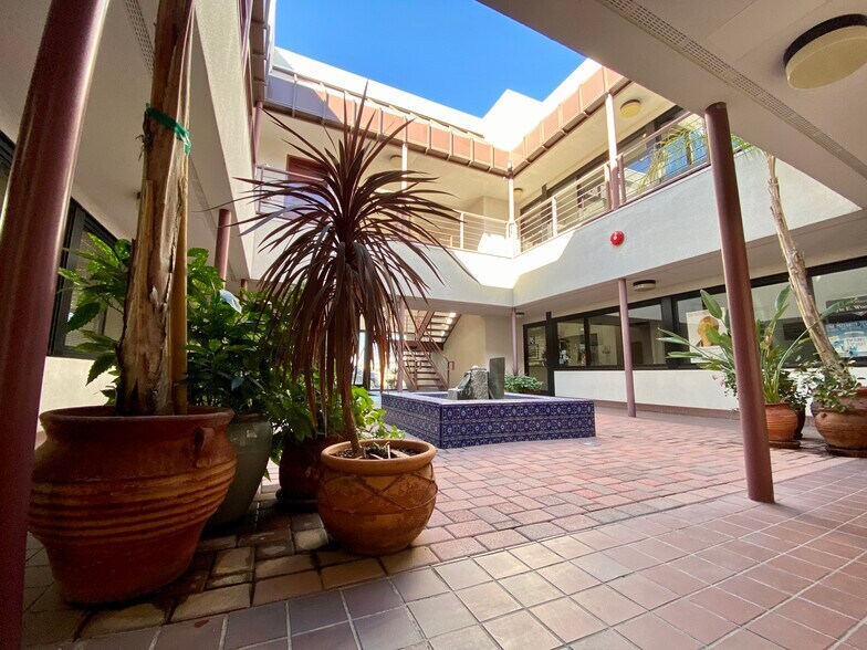 14369 Park Ave, Victorville, CA à louer - Photo du bâtiment - Image 2 de 4