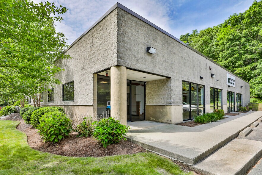 141 Summit St, Peabody, MA à louer - Photo du bâtiment - Image 3 de 17