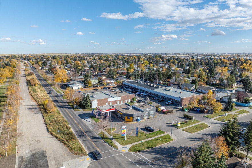 3101 34th Ave SE, Calgary, AB à vendre - Aérien - Image 2 de 2