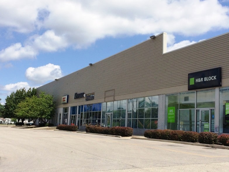 3100-3280 Commerce Center Pl, Louisville, KY for lease - Building Photo - Image 2 of 3