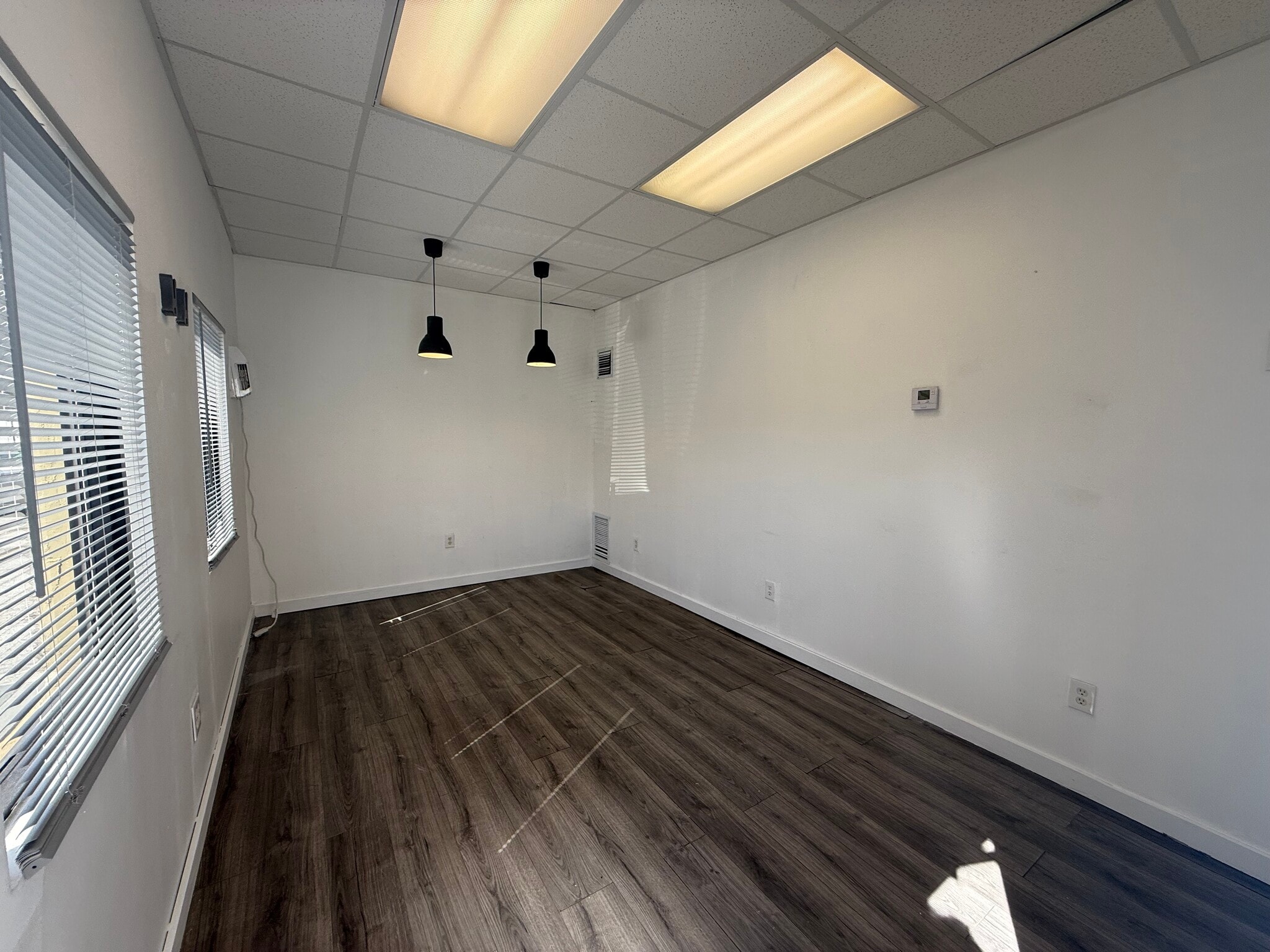 1922 NE 149th St, North Miami, FL for lease Building Photo- Image 1 of 2