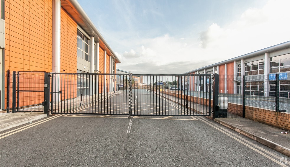 Skyhawk Ave, Liverpool for sale - Building Photo - Image 2 of 19