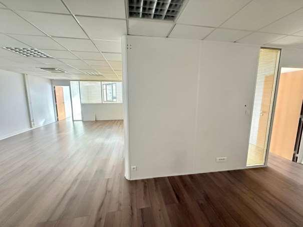 Bureau dans Évry-Courcouronnes à louer - Photo intérieure - Image 2 de 6