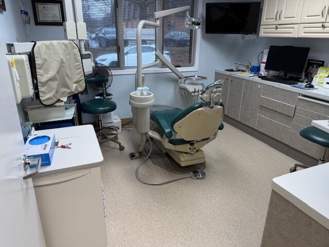 7 Brier Hill ct, East Brunswick, NJ for sale Primary Photo- Image 1 of 5