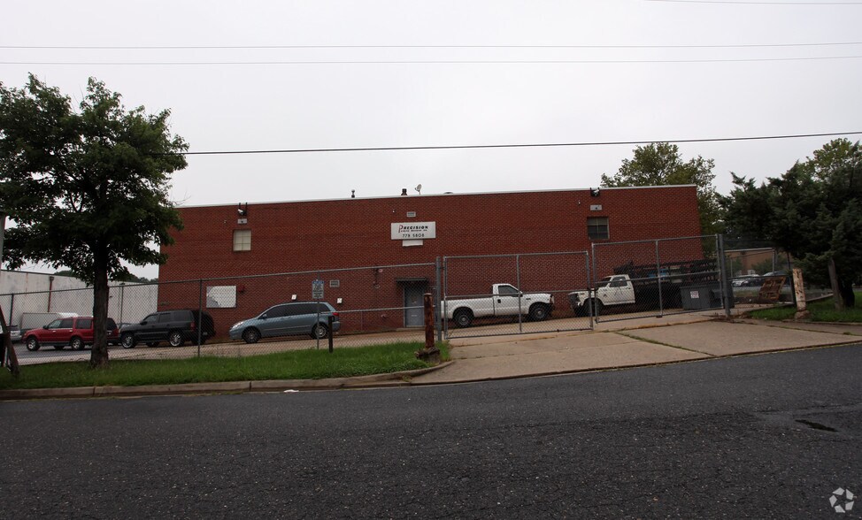 5170 Lawrence Pl, Hyattsville, MD à louer - Photo du bâtiment - Image 3 de 3