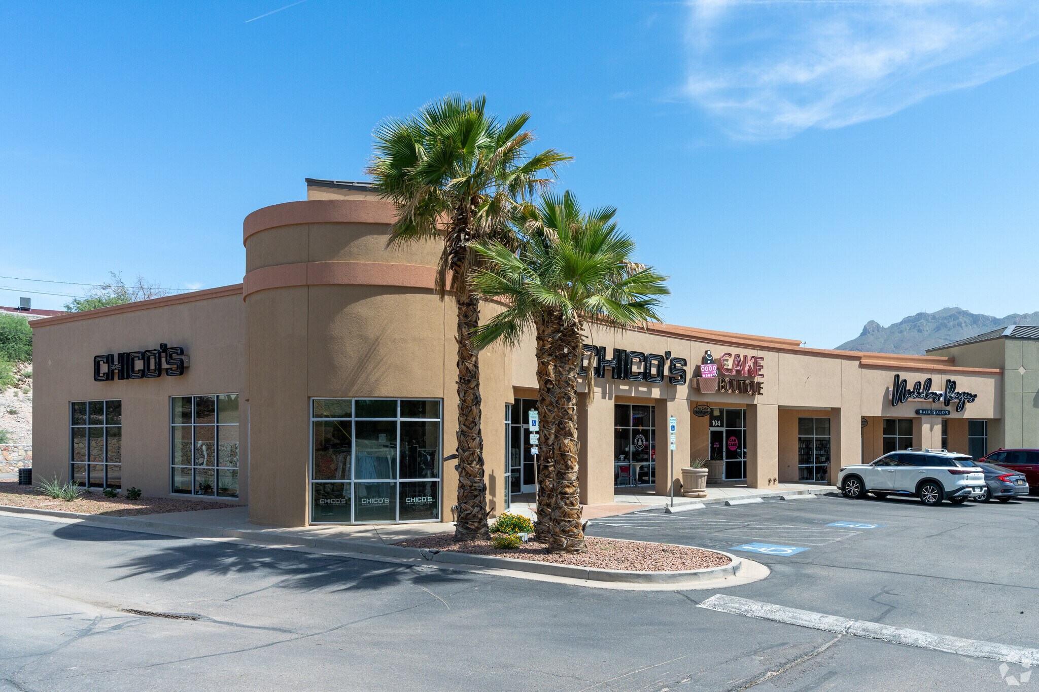 5860 N Mesa Dr, El Paso, TX à louer Photo principale- Image 1 de 21