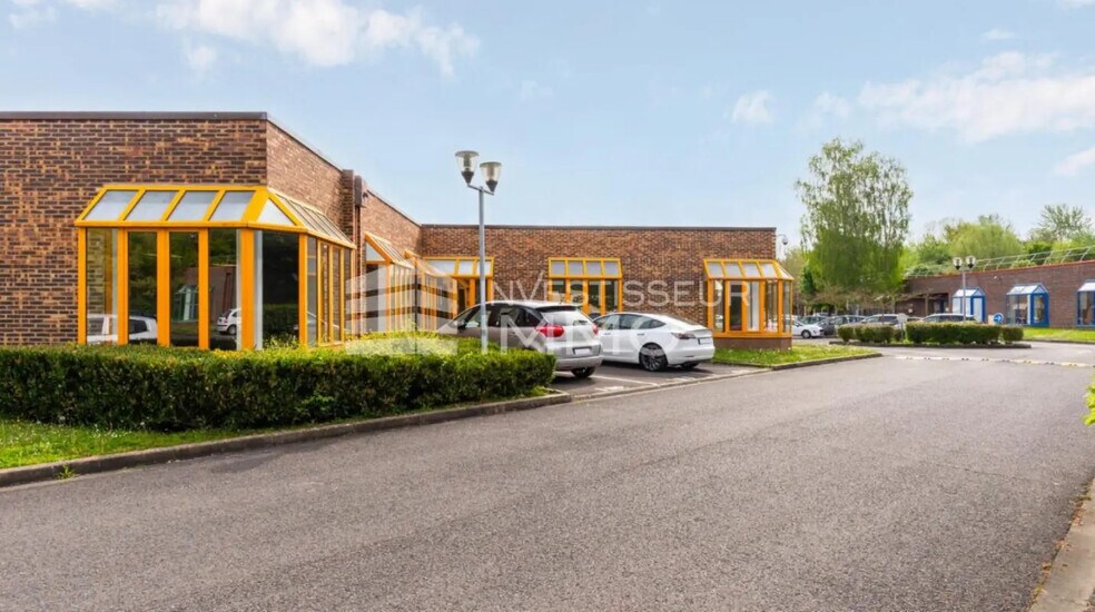 Flex in Croissy-Beaubourg for lease - Building Photo - Image 2 of 4