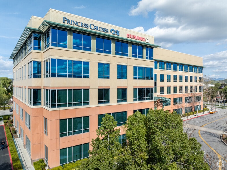 24200 Magic Mountain Pky, Valencia, CA for sale - Primary Photo - Image 1 of 9