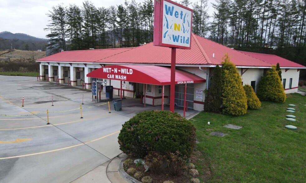 692 Highway 515 E, Blairsville, GA à vendre - Photo du bâtiment - Image 2 de 31