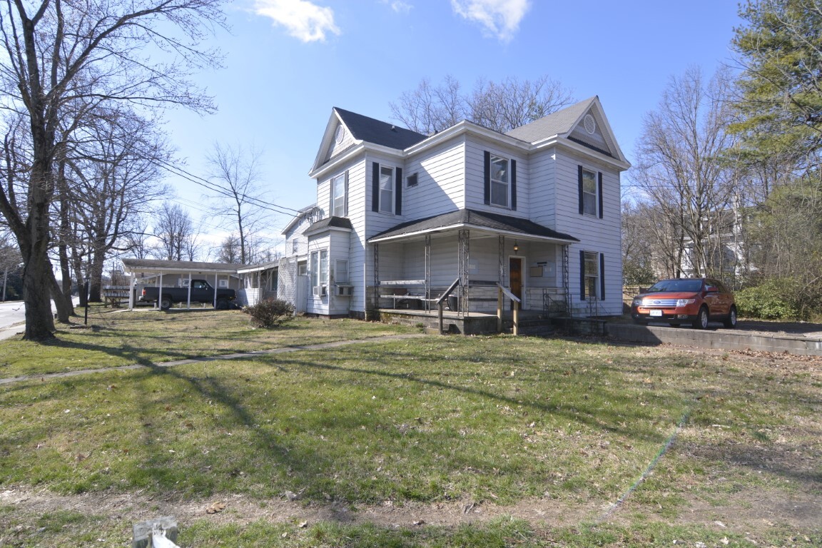 302 S Poplar St, Carbondale, IL à vendre Photo principale- Image 1 de 1