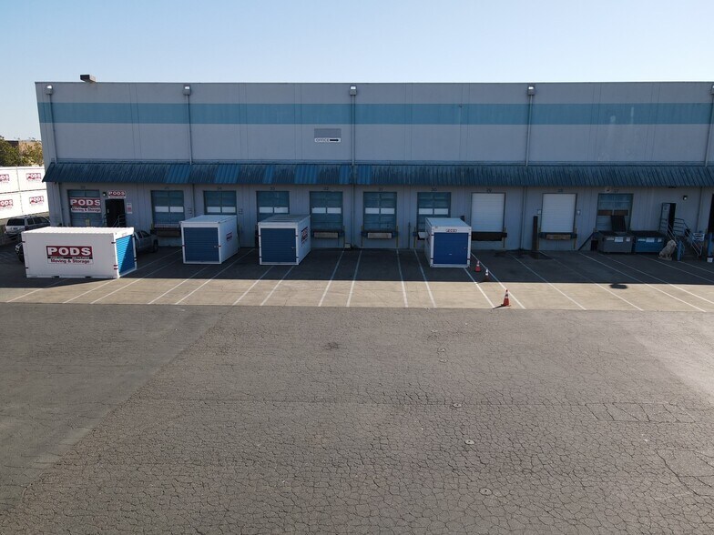 3000 Dutton Ave, Santa Rosa, CA à louer - Photo du bâtiment - Image 3 de 5