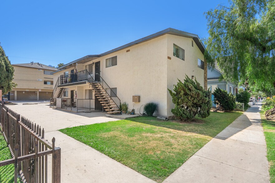 1600 Junipero Ave, Long Beach, CA à vendre - Photo du bâtiment - Image 2 de 9