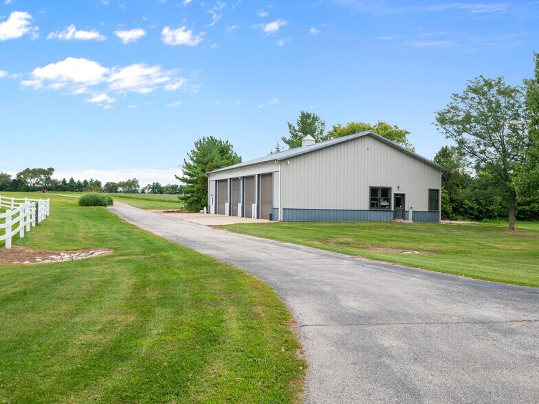 165 Schneider Rd, Elburn, IL à vendre - Photo du bâtiment - Image 3 de 16