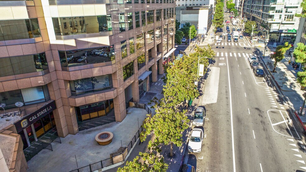 801 S Grand Ave, Los Angeles, CA à louer - Photo du bâtiment - Image 3 de 27