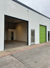 104-142 S Collins St, Arlington, TX for lease Interior Photo- Image 1 of 6