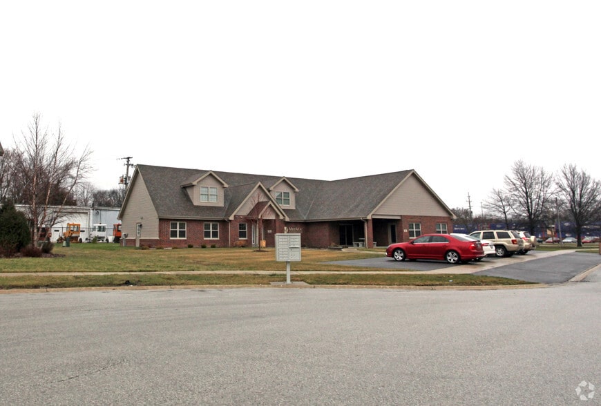 15-17 Scrementi Ln, Steger, IL for sale - Primary Photo - Image 1 of 9