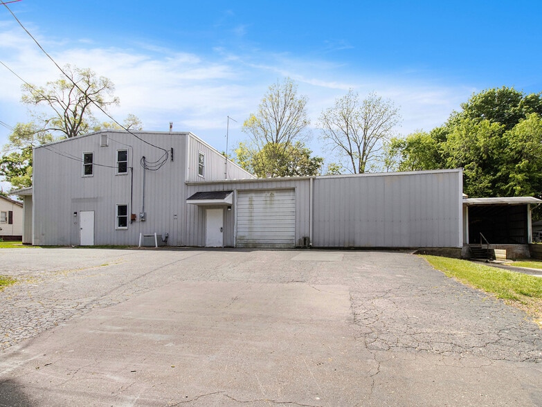 315 7th Ave, Three Rivers, MI for lease - Primary Photo - Image 1 of 22
