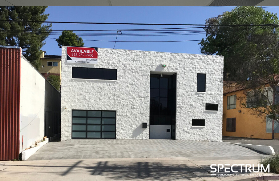 23012 Ventura Blvd, Woodland Hills, CA for sale - Building Photo - Image 1 of 1